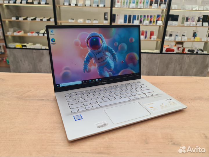 Ультрабук Asus/ips/Core i3+8gb/SSD