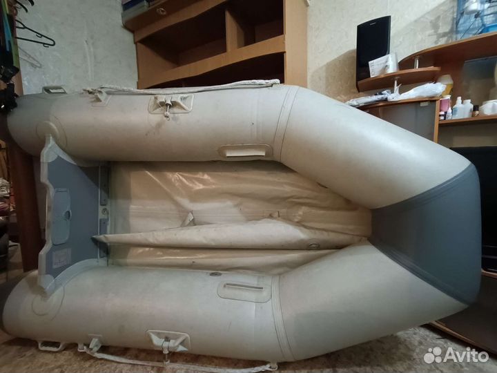 Лодка с мотором