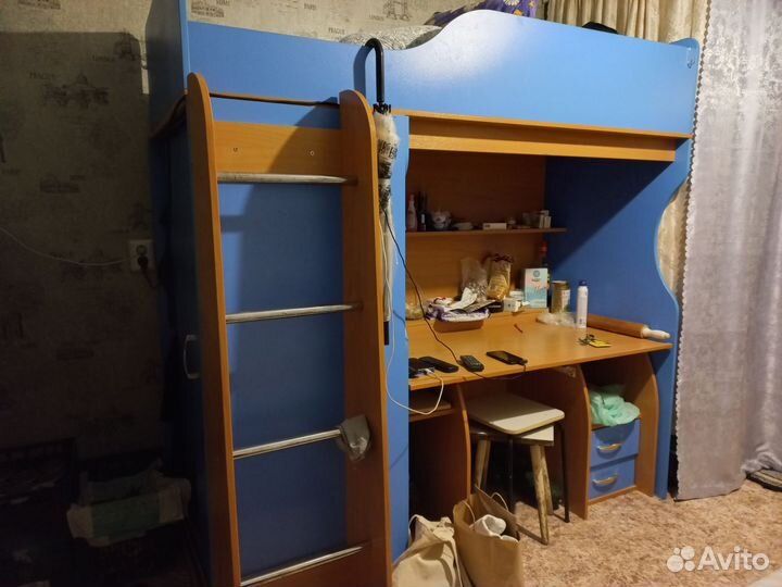 Уголок школьника с кроватью