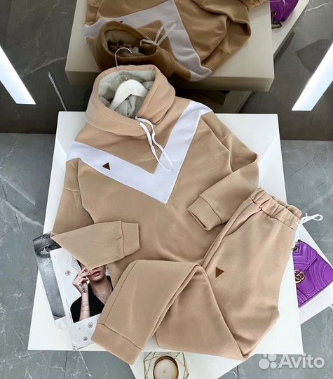 Спортивный костюм женский