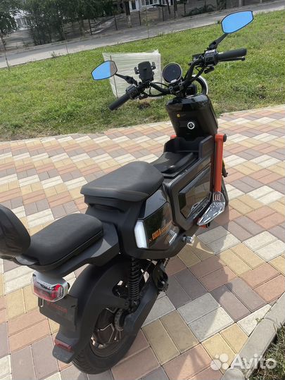 Электроскутер (мопед) NiU UQi+ sport