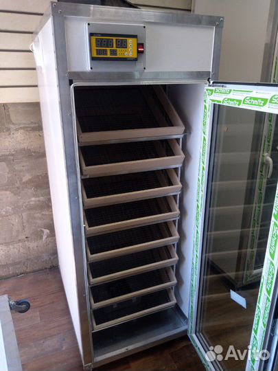 Инкубатор на 800 яиц 