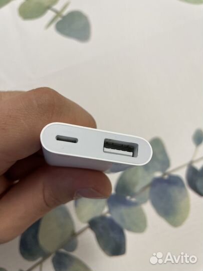 Lightning to usb camera adapter