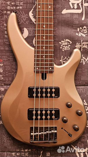 Бас-гитара Yamaha trbx305 (5 струн)