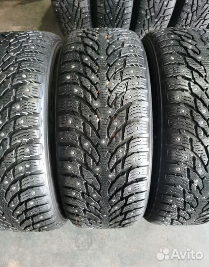 Nokian Tyres Hakkapeliitta 9 SUV 235/55 R18 104T