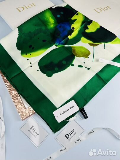 Зеленый шелковый платок Dior