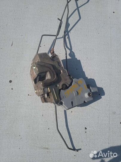 Замок двери передний левый Nissаn Рrimеrа P11