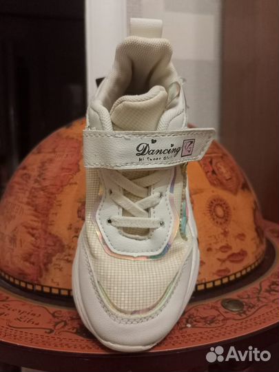 Кроссовки для девочки