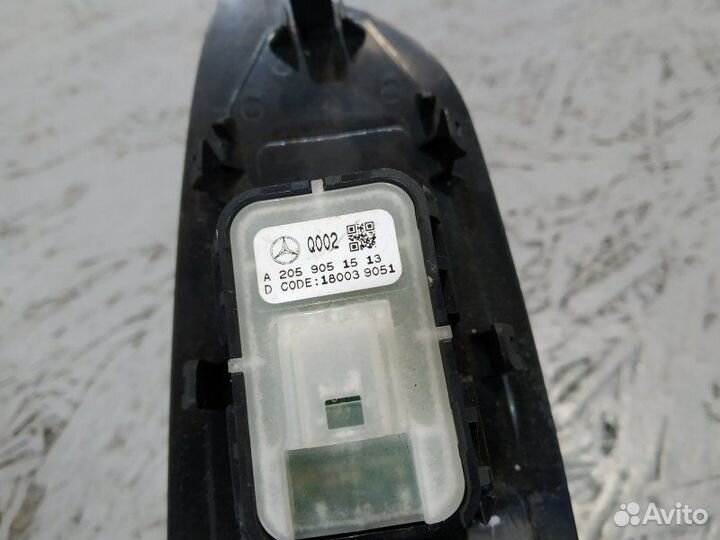 Кнопка стеклоподъемника передняя правая Mercedes