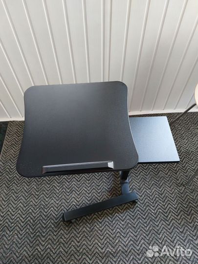 Эргономичный компьютерный стол для ноутбука