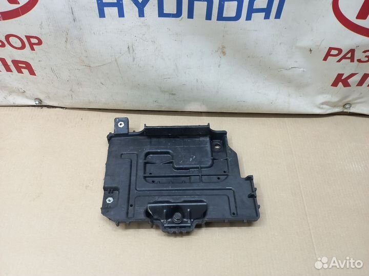 Площадка АКБ Kia Cerato 3 YD