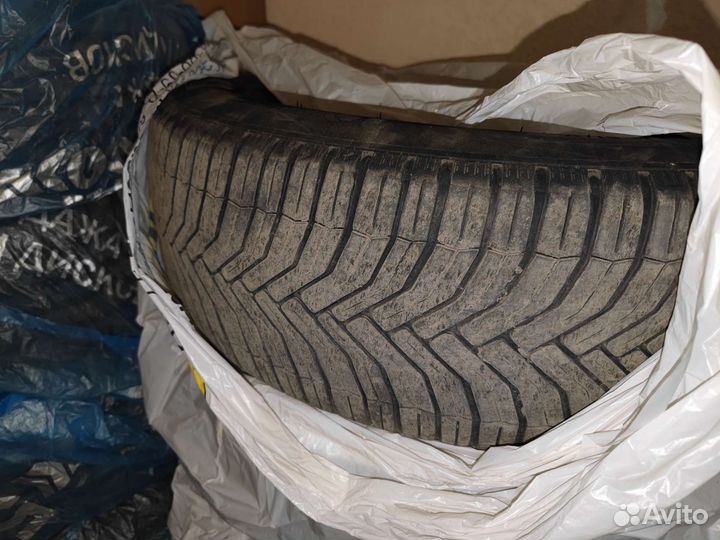 Michelin CrossClimate SUV 225/65 R17 106V