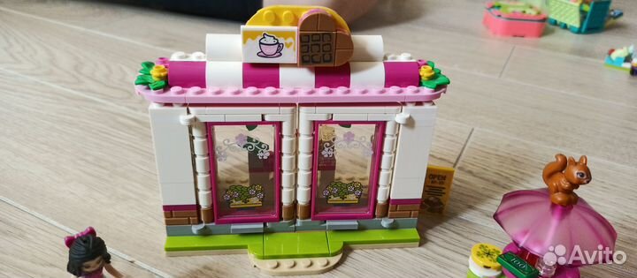 Лего Френдс кафе в парке Хартлейк сити