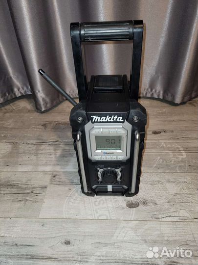 makita DMR 108