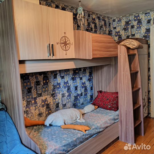 Двухярусная кровать