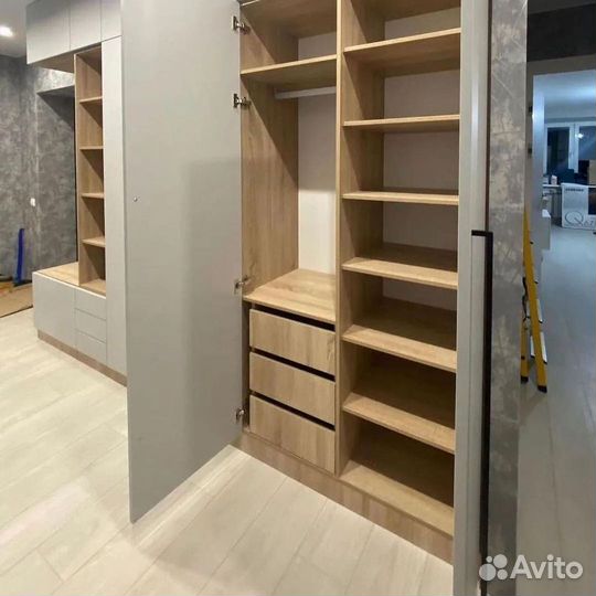 Прихожая по индивидуальным проектам для одежды