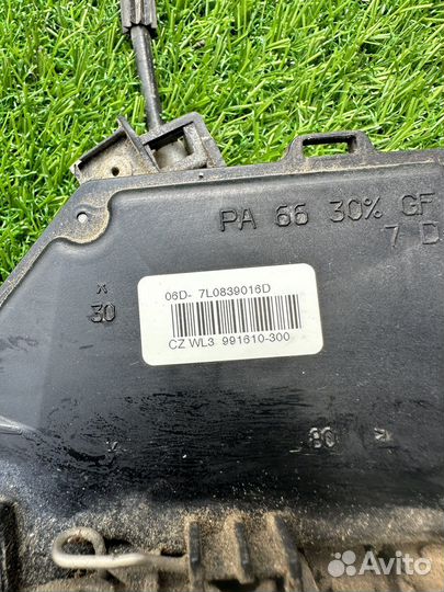 Задний правый замок Туарег порш каен 955 957