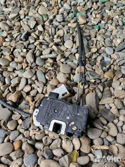 Hyundai Sonata YF 2012 замок задней двери