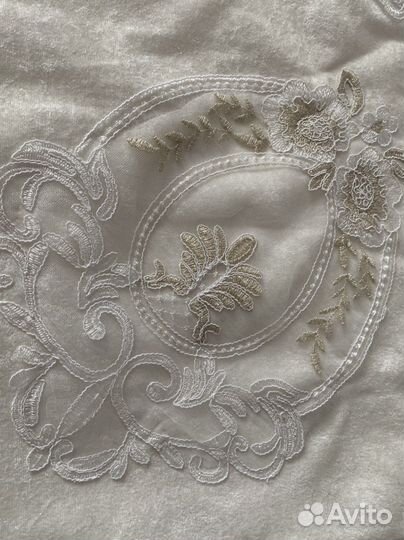 Коплект: постельное белье, покрывало и плед