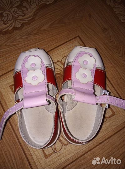Сандалии для девочки
