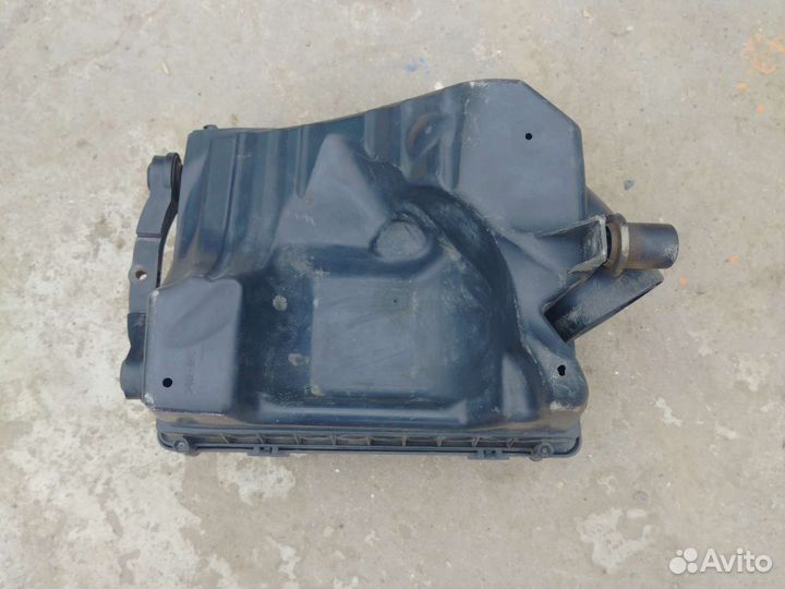 Корпус воздушного фильтра Opel Astra H 1.6