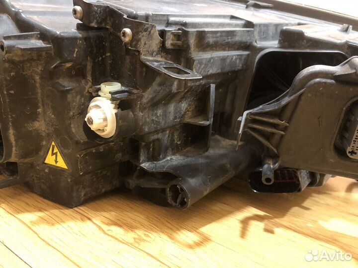 Фара левая Volkswagen VW Touareg 2 ксенон