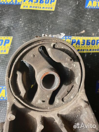 Опора двигателя правая Opel Astra