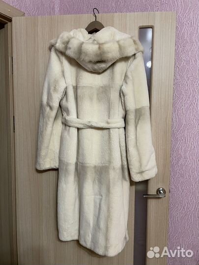 Шуба бобер, бобрик белая