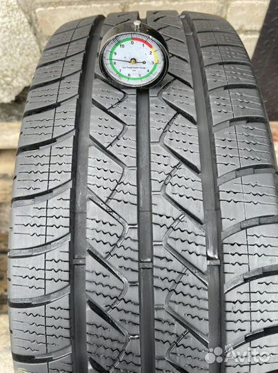 Goodyear Vector 4Seasons Cargo 235/65 R16C