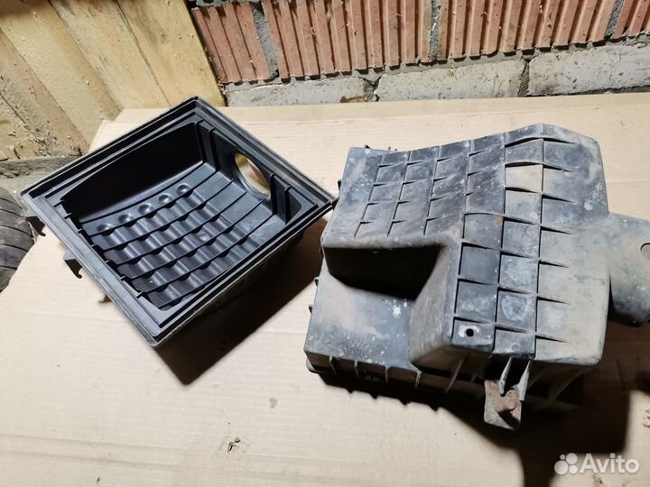 Корпус воздушного фильтра Opel Omega B