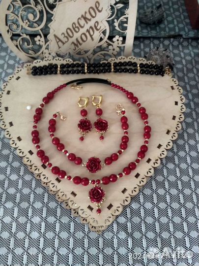 Комплект украшений (кораловый камень)