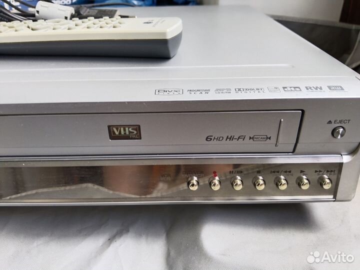 DVD рекордер - видеомагнитофон LG DVR573X