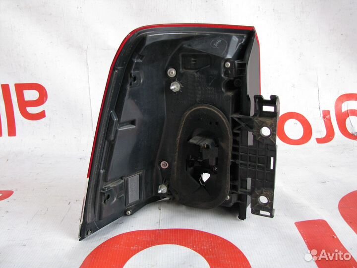 Toyota Land Cruiser 200 Фонарь задний правый 2015+