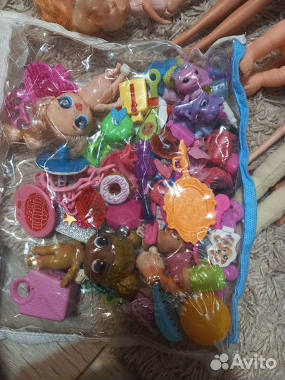 Барби и другие игрушки