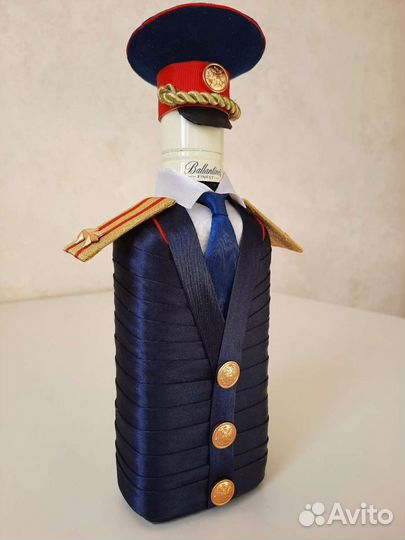 Бутылка в военной форме