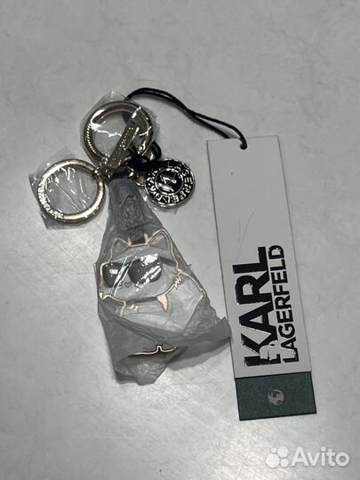 Karl lagerfeld брелок