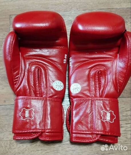 Боксерские перчатки