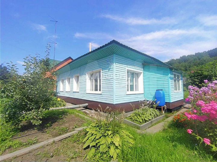 Дом 60,9 м² на участке 8 сот.