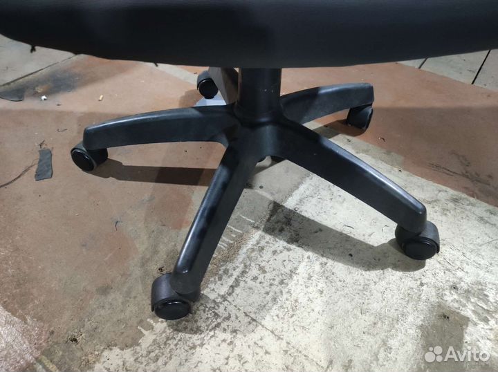 Компьютерное кресло руководителя