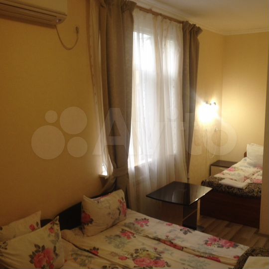 Комната 24 м² в 6-к., 2/2 эт.