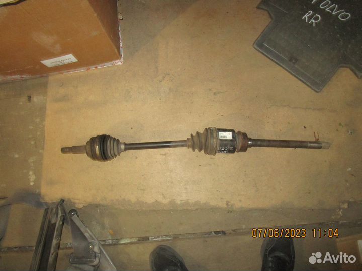 Привод правый на Toyota Opa (Тойота Опа) ZCT15