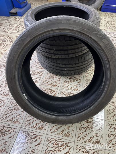 Triangle Sports TH201 255/40 R19 100Y
