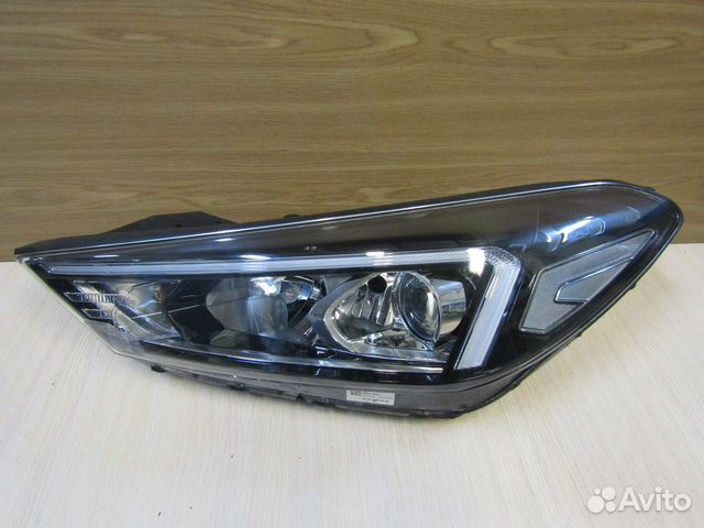 Фара левая Hyundai Tucson