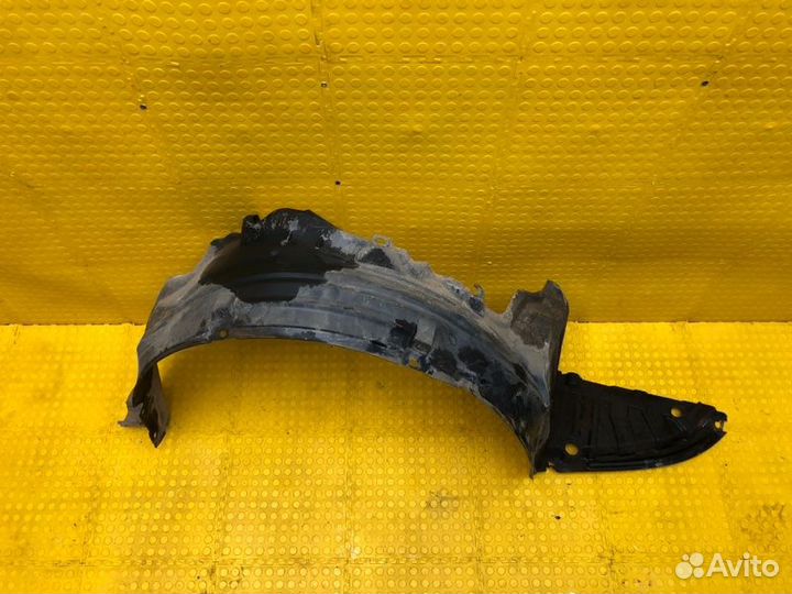 Подкрылок передний левый Nissan Almera Classic