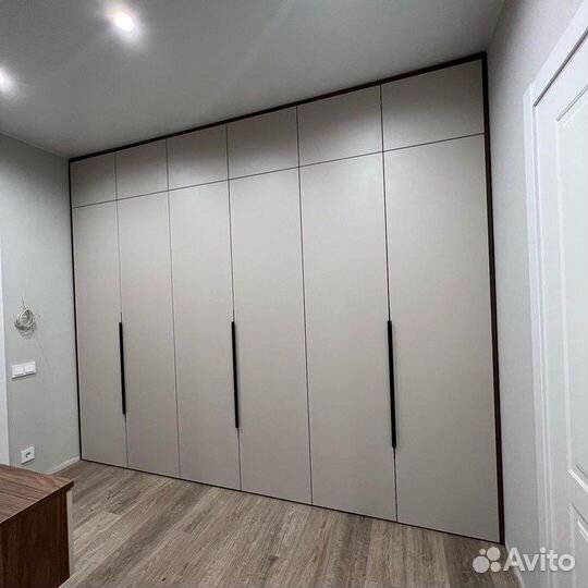 Шкаф распашной на заказ