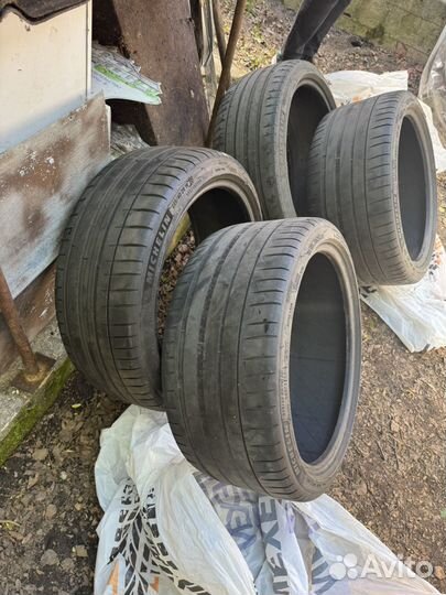 Michelin Pilot Sport 4 225/40 R19 и 255/35 R19 93Y