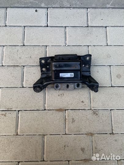 Подушка опора кпп Skoda Octavia A7 1.8T
