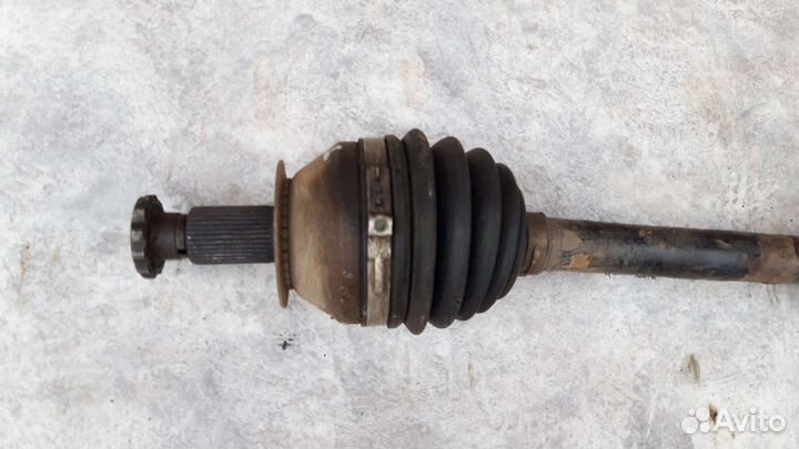 Привод полуось левый Фольксваген Поло МКПП