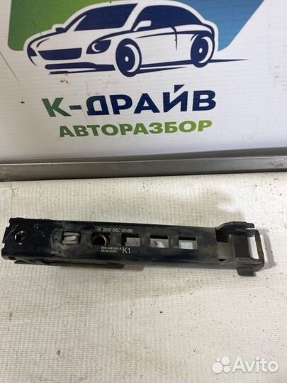 Механизм регулировки ремня безопасности Mercedes