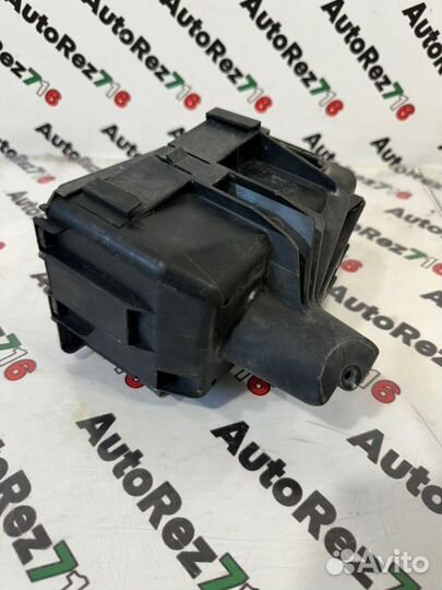 Корпус блока предохранителей Skoda Rapid 1 cwvb